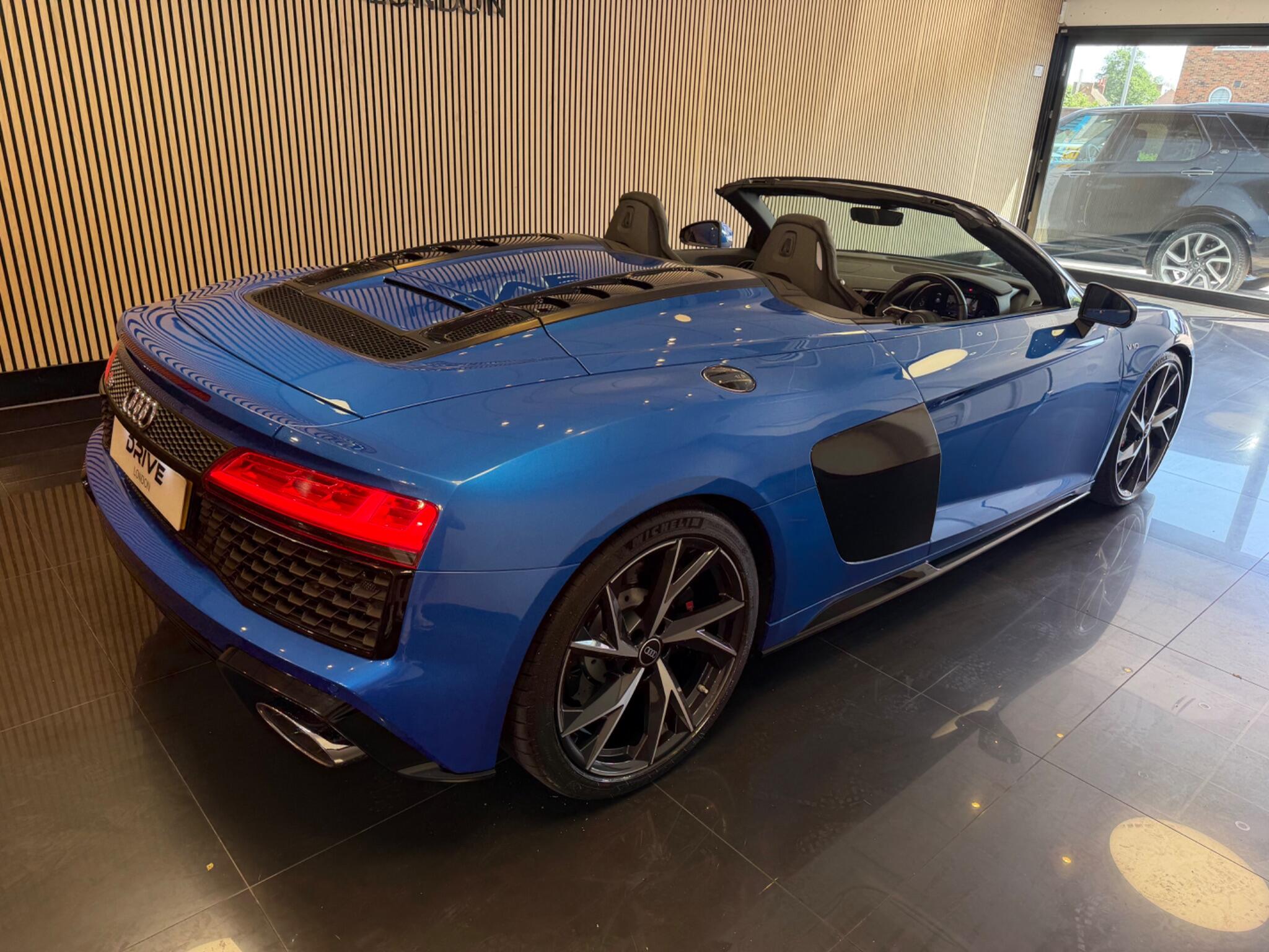 Audi R8